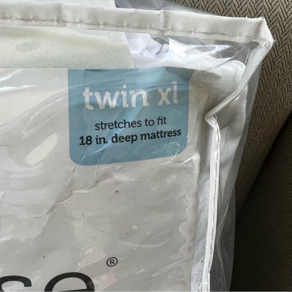 2 in 1 Mattress  Pad Prorector - Picture 3 of 4